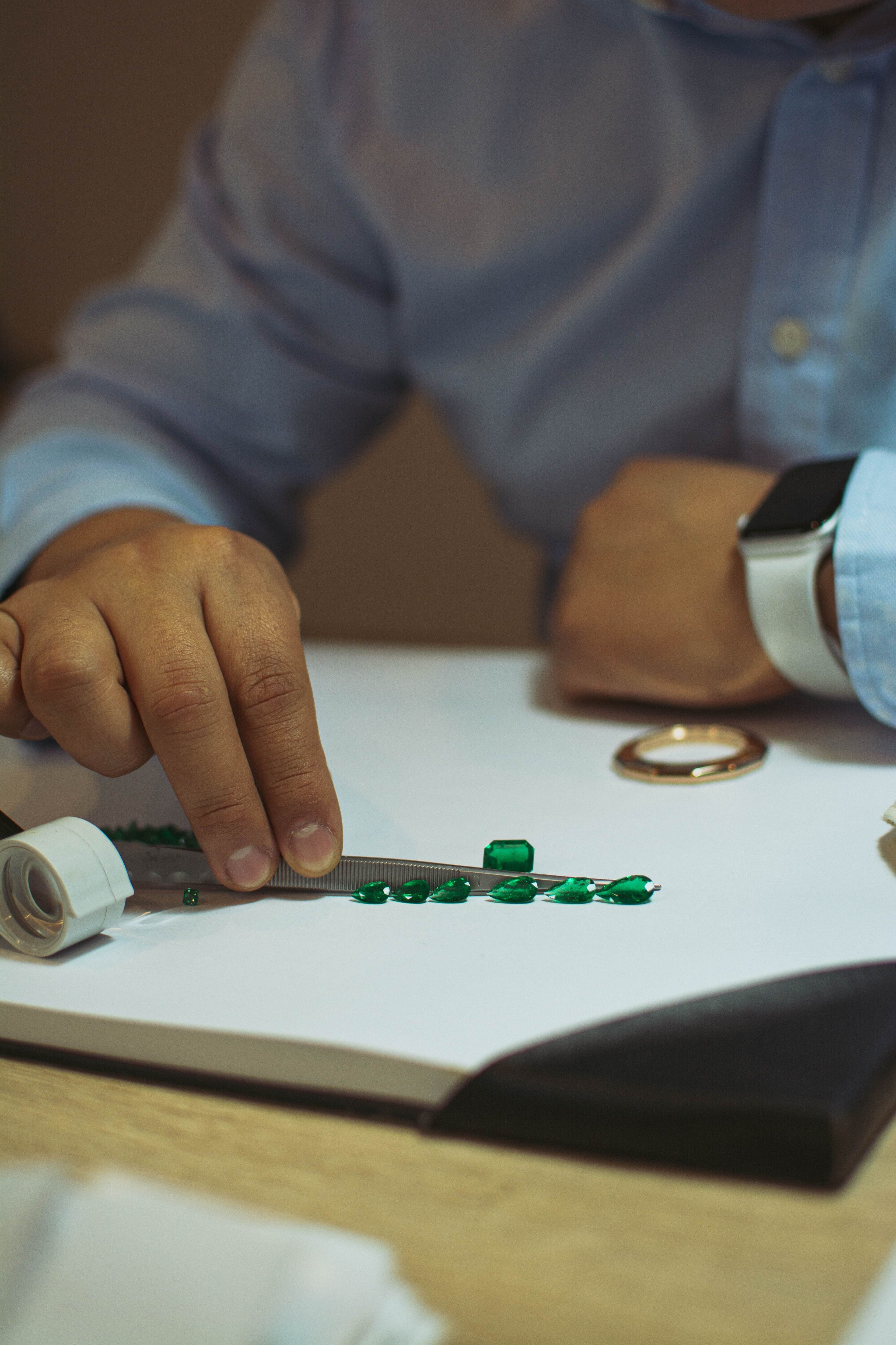 Taxatie van edelstenen en sieraden