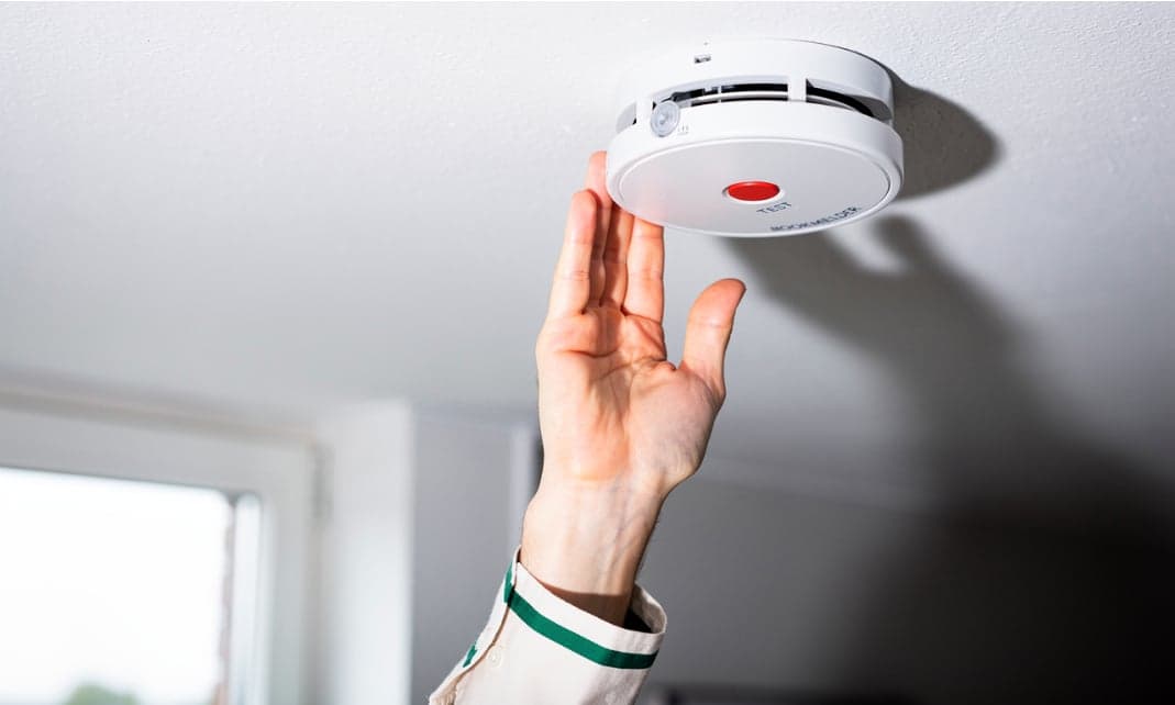 <p>Brandpreventie: maatregelen en tips om je woning te beschermen</p>